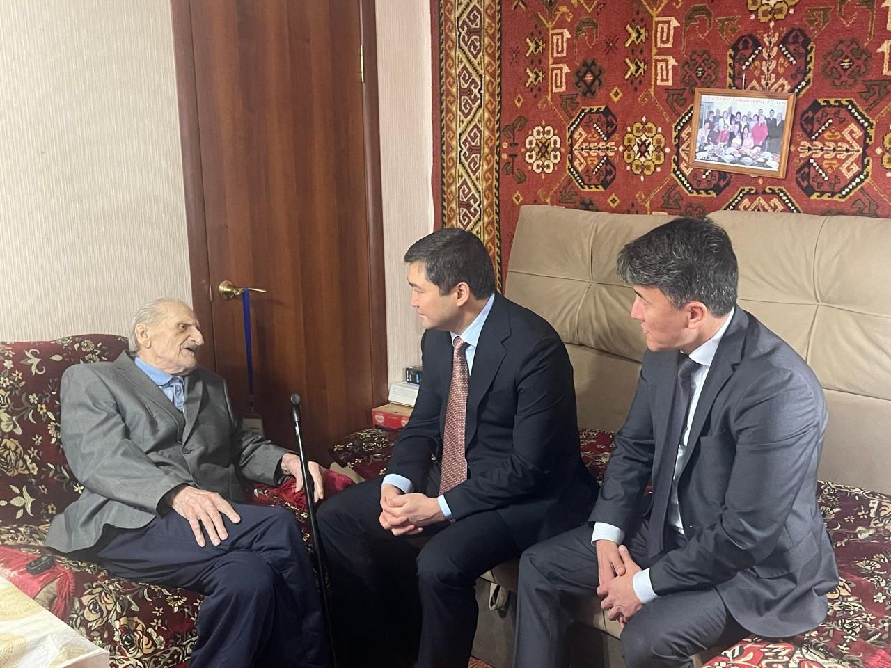 Ұлы Отан соғысының ардагеріне көмек көрсету мүмкіндігі болғанын мақтан тұтамыз